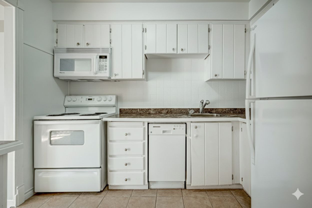 For Lease - 2411 Sovereign Street Unit# 1, Oakville, Ontario - Photo 1