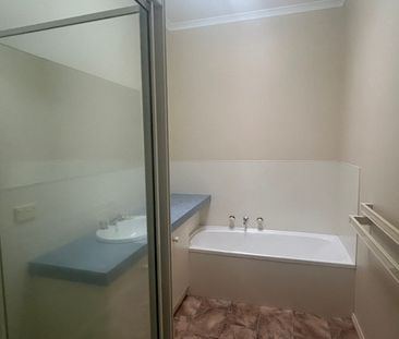Four Bedroom House - Photo 2