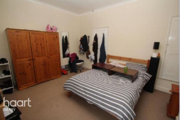 4 bedroom terraced house to rent - Photo 1