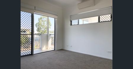 Modern 3 Bedroom Townhouse!! - Photo 5