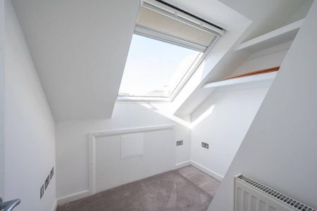 4 bedroom terraced house to rent - Photo 4
