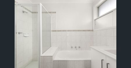 Updated Villa Unit in Quiet Neighbourhood - Photo 4