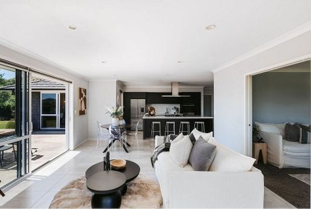 Charming 4BR Home in Pyes Pa - Photo 2