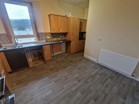 3 bedroom flat to rent - Photo 5