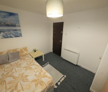 The Mount, Bournemouth, BH1 - Photo 5