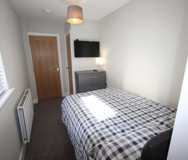 1 bedroom in a house share to rent - Photo 2