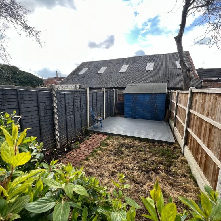 2 bedroom terraced house to rent - Photo 1