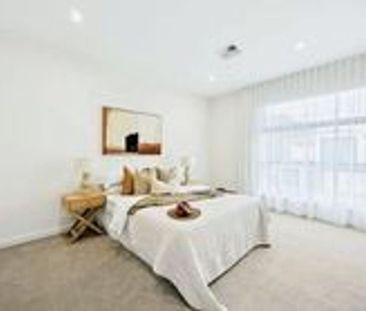 Adjacent Lochiel Park, Luxury Energy-Efficient New Townhouse, Furni... - Photo 4