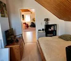 Vermieter DG Wohnung sehr schön mit kleine Küche und stelplatz - Photo 1