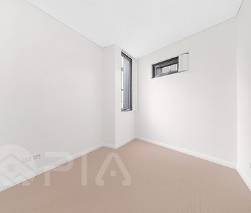 As New Modern One Bedroom Apartment. Available for lease - Photo 4