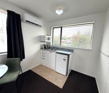 Modern Executive Studio Apartments - Walk to Waikato Hospital - Photo 6