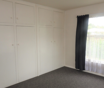 2-Bedroom Flat with Garage - Photo 2