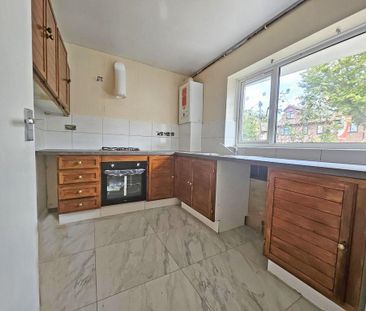 2 bedroom end of terrace house to rent - Photo 4