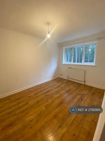 4 bedroom terraced house to rent - Photo 4