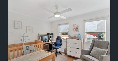 Stylish and Private Townhouse with Prime Location and Entertainment Spaces - Photo 3