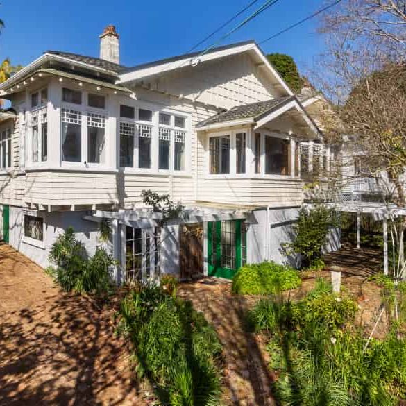 Character home on full site - Photo 1