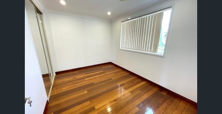 Double Storey Modern & Spacious Family Home - Photo 5