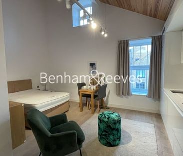 Studio flat to rent in Bubbling Well Square, Ram Quarter, SW18 - Photo 1