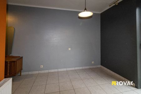 Centraal gelegen gelijkvloers appartement met terras! - Photo 2