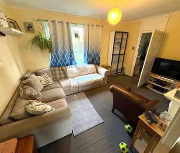 Green Lane, St. Albans, AL3 - Photo 1