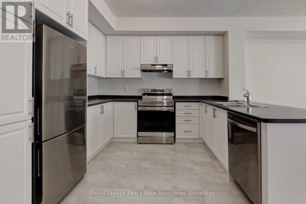 121 SAPPHIRE WAY - Photo 1