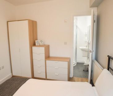 1 bedroom in a house share to rent - Photo 2