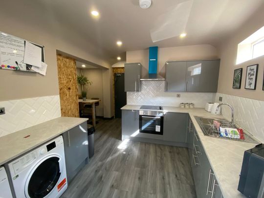 House Share - Photo 1