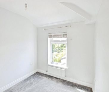 3 bedroom end of terrace house to rent - Photo 6