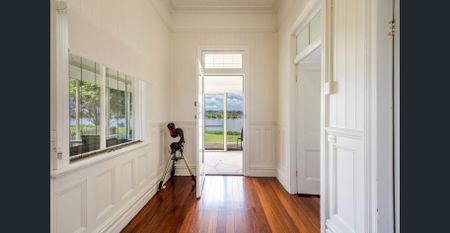 EXECUTIVE RIVERFRONT RENTAL - Photo 2