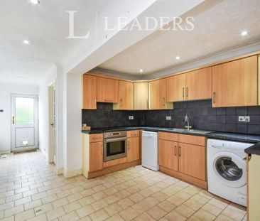 3 bedroom terraced house to rent - Photo 4