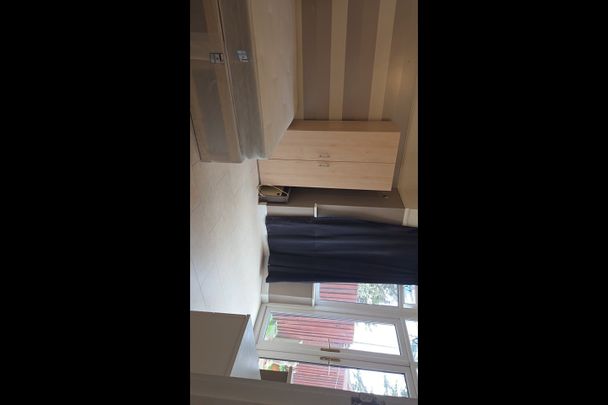 Room in a Shared House, Edgefield Avenue, IG11 - Photo 1