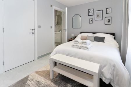 Studio Flat, St. Davids Square, E14 - Photo 2