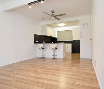 MODERN COMFORT MEETS EVERYDAY CONVENIENCE - WELCOME TO 5/4 LAMINGTO... - Photo 6