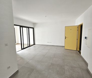 Location Appartement 3 pièces 62m² ST PIERRE 97410 - Photo 6