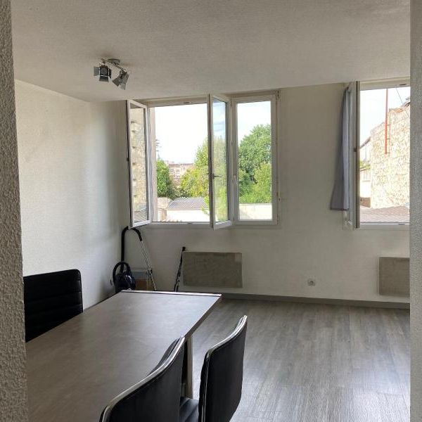 Location Appartement 2 pièces 43m² BORDEAUX 33800 - Photo 1