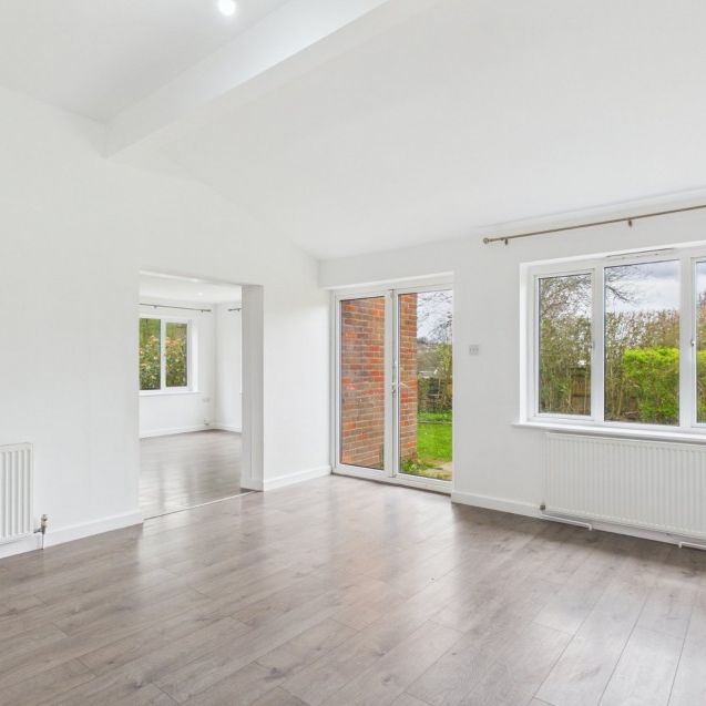 The Hide, Amy Lane, Chesham,HP5 - Photo 1