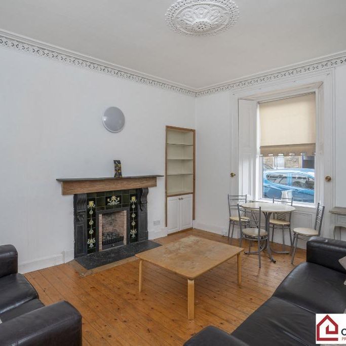 3 bedroom flat to rent - Photo 1