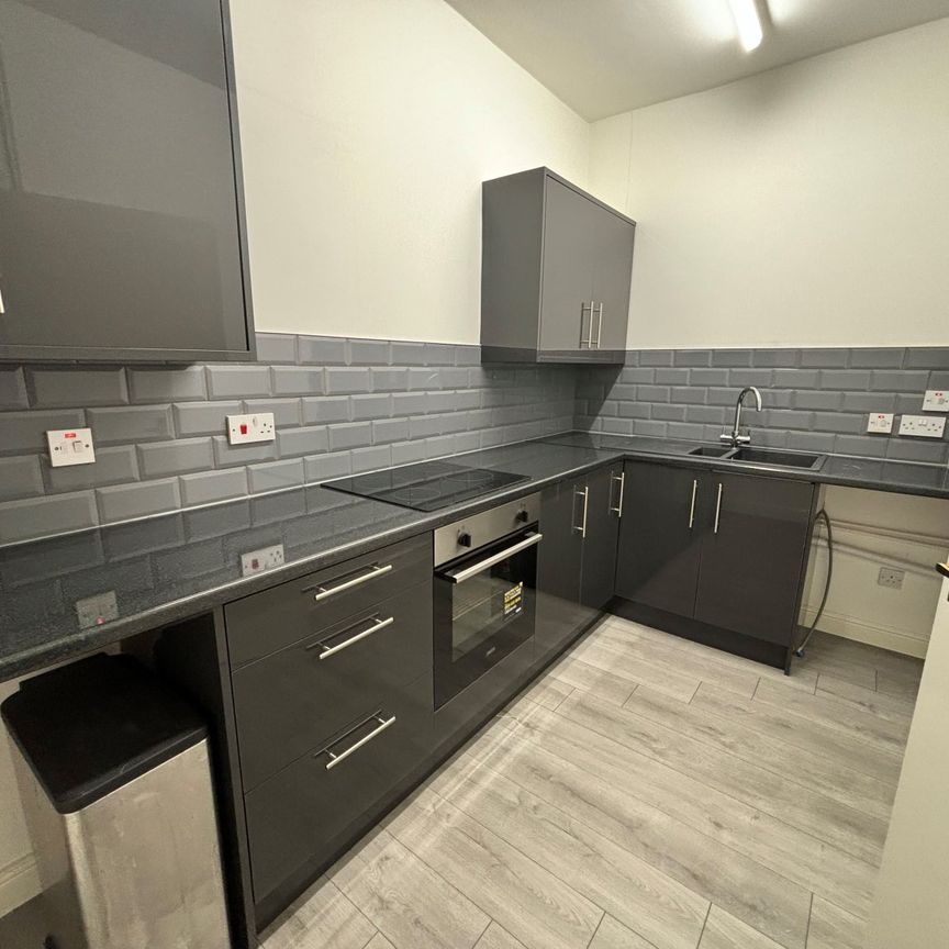 Newhall Place, Cannock - Photo 1