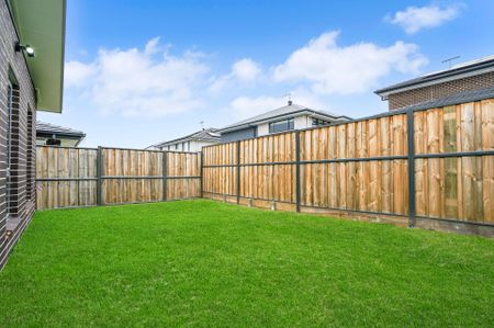 Stylish Single-Level Living - Photo 4