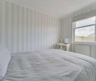 Price £745 pcm - Available Now - Furnished - Photo 4