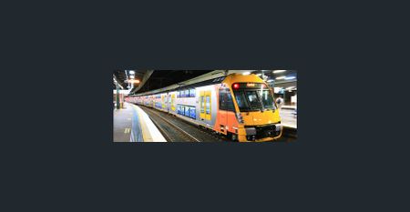 Spacious Level 38 2-Bedroom Fully Furnished Apartment with Breathtaking Hyde Park Views & Water view and a Secure Lock-Up Garage in Sydney CBD - Photo 3