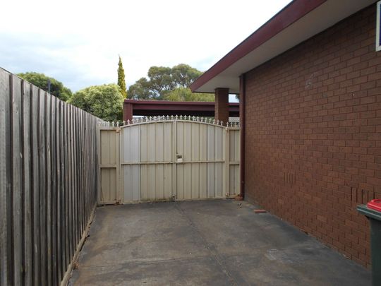 11 Rotherwood Close, 3152, Wantirna Vic - Photo 1