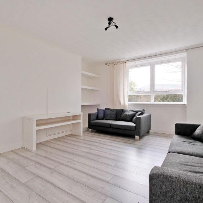 3 bedroom flat to rent - Photo 1