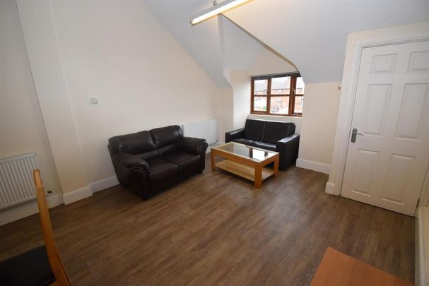 3 bedroom flat to rent - Photo 1