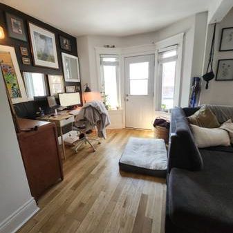 LARGE 3 BEDROOM UPPER STEPS FROM DUFFERIN GROVE PARK $3900 INC - Photo 3