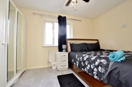 Russell Road, London, E16 3QT - Photo 4