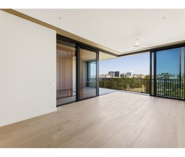 Trellis by Aria - Photo 3