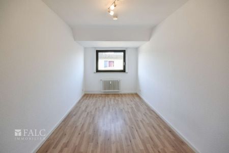 Frisch renovierte Wohnung mit großzügiger Küche und Komfort - Foto 4