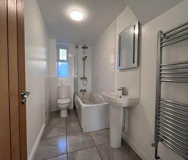 4 bedroom detached house to rent - Photo 4