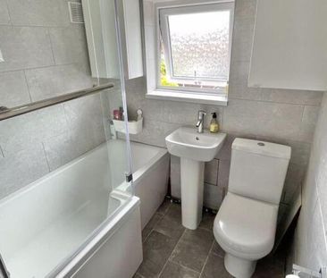 2 bedroom semi-detached house to rent - Photo 6